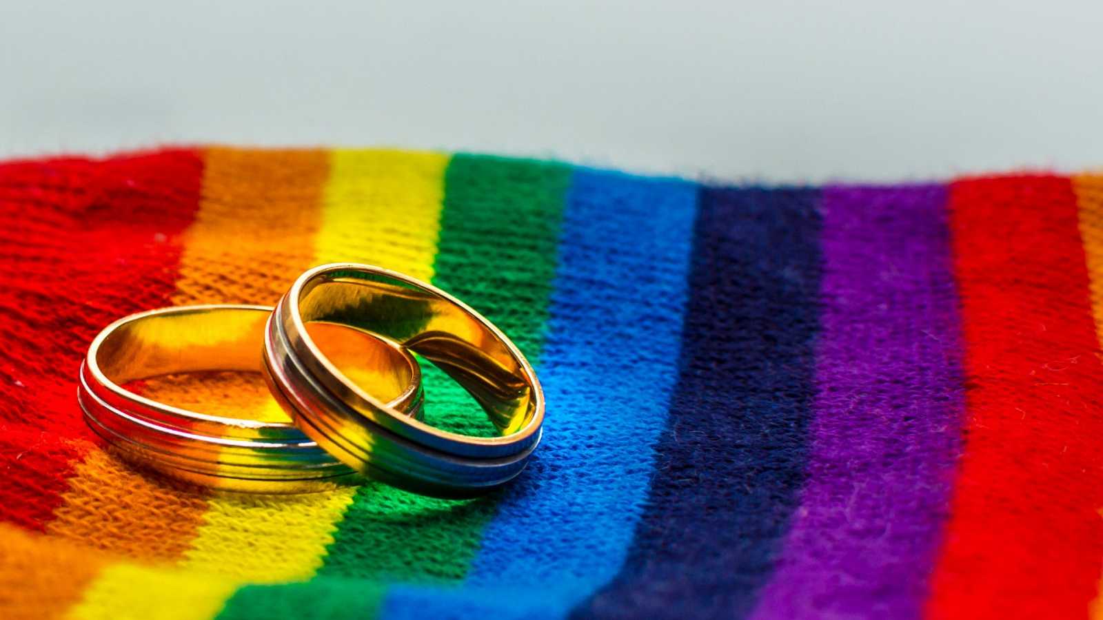 A un año de la aprobación del matrimonio igualitario: el 68% de las parejas del mismo sexo califica como «histórico» el avance – Movilh Chile A un año de la aprobación del matrimonio igualitario: el 68% de las parejas del mismo sexo califica como «histórico» el avance – Movilh Chile
